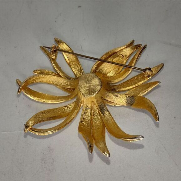 Judy Lee faux pearl designer signed pin‎ - Picture 7 of 7